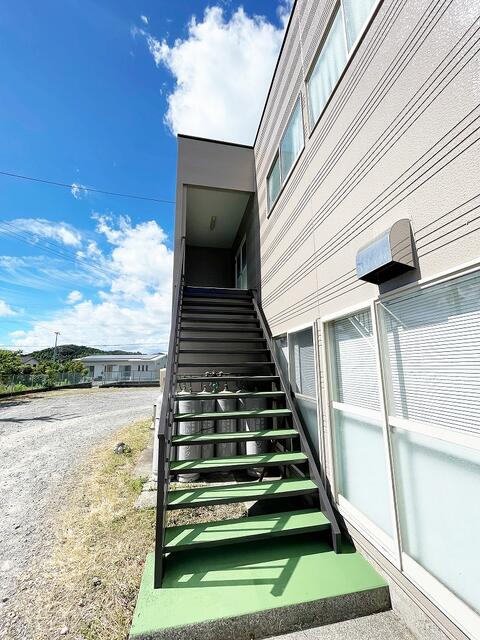 現地（外観）／専用階段