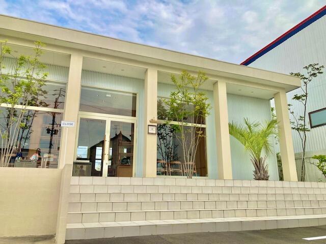 築浅の綺麗な店舗物件となります