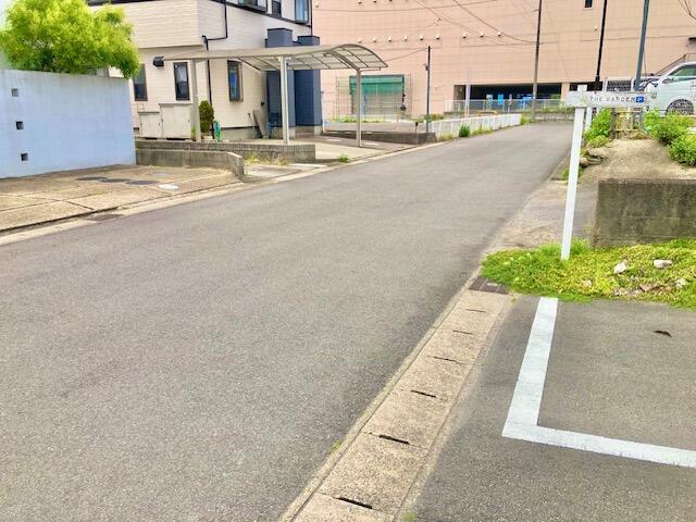 コンビニ・スーパー・ホームセンター等の便利な施設も近く◎