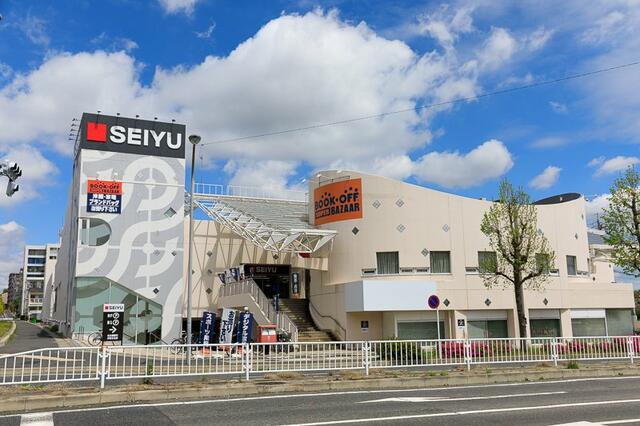 西友鳴海店 (672m)