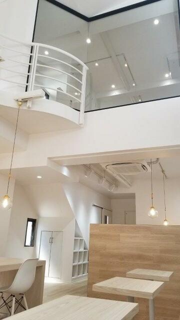 １階部分　吹抜けにより解放感のあるスペースとなっています