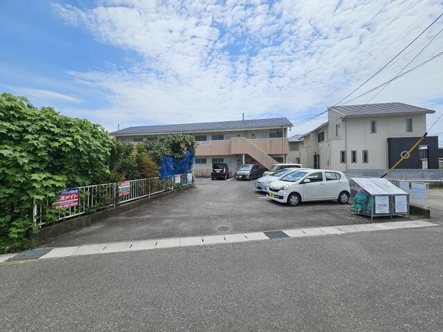 ③前面道路からの外観