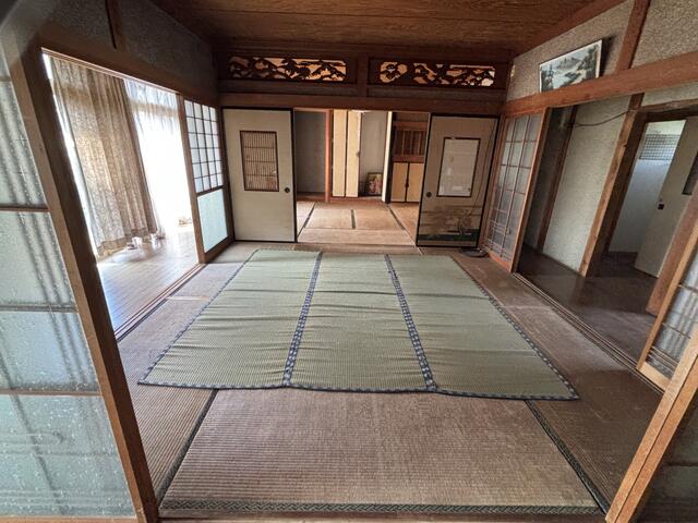 detached 愛知県蒲郡市一色町坂角 地図を見る