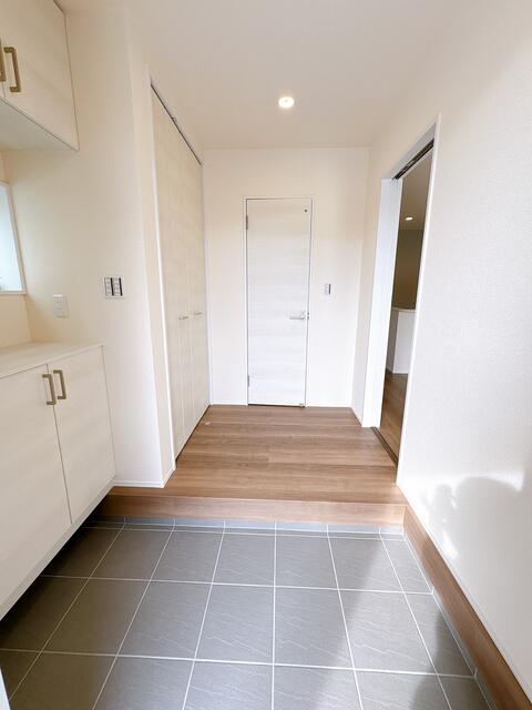 detached 愛知県知多郡武豊町大字冨貴字市場 地図を見る