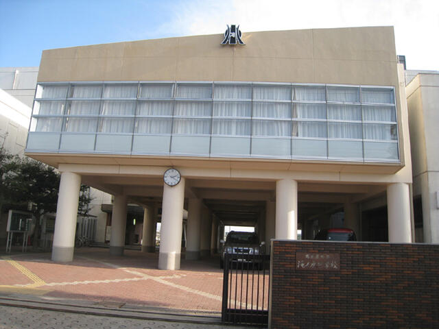 名古屋市立滝ノ水中学校 (501m)