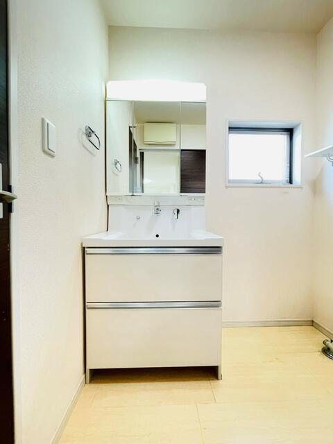 detached 愛知県額田郡幸田町大字菱池字行連 地図を見る