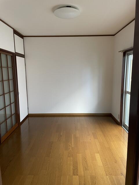 リビング以外の居室／北東洋室６帖