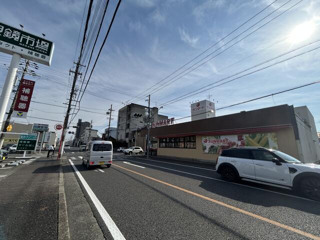 前面道路からの視認性も良いので事務所や店舗にも向いています