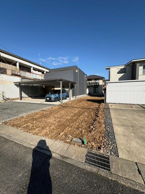 現地土地／南道路から見た現地の様子