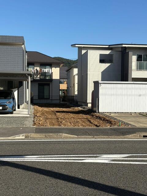 現地土地／南に庭と駐車場がゆったりと配置できます