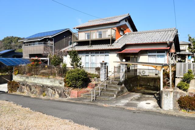 三重県伊賀市の一戸建て | 390万円 | 6DK | 254.74m² | Akiyama house finder