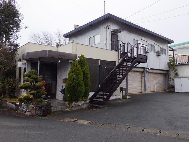 現地（外観）／事務所、車庫外観（プライバシー保護のため写真は一部加工してお／撮影日2025-03-12