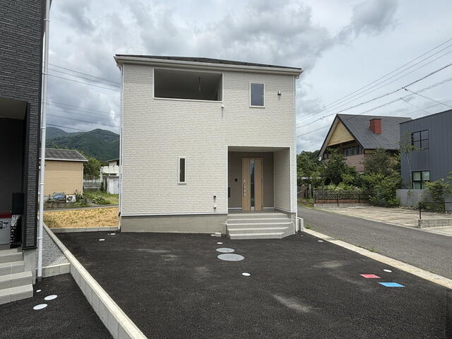 detached 三重県三重郡菰野町大字千草 地図を見る
