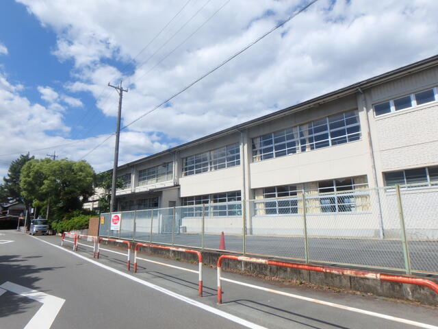 松阪市立第一小学校 (1,415m)