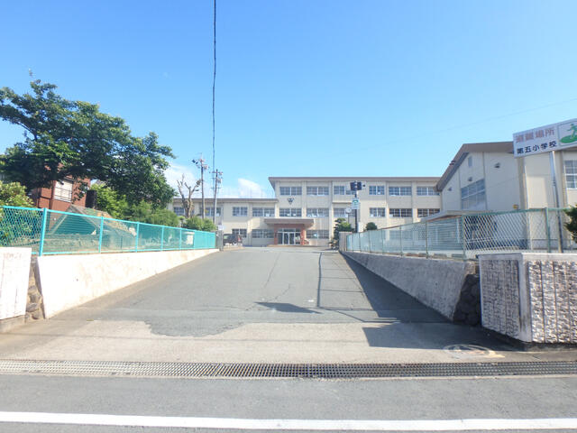 松阪市立第五小学校 (889m)