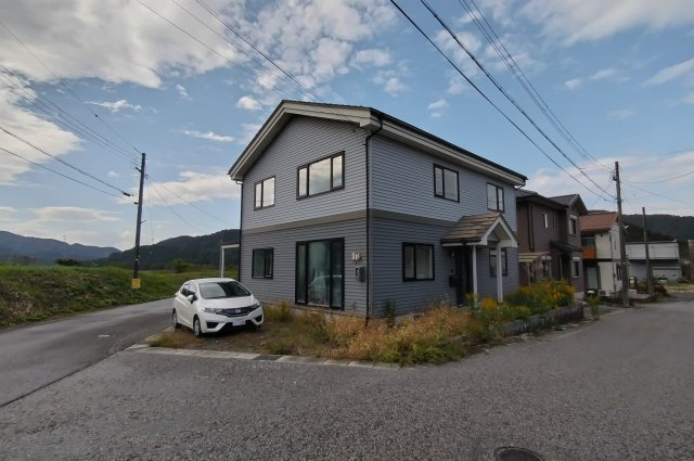 detached 滋賀県米原市柏原 地図を見る