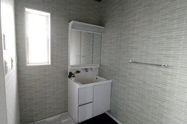 detached 滋賀県愛知郡愛荘町東出 地図を見る