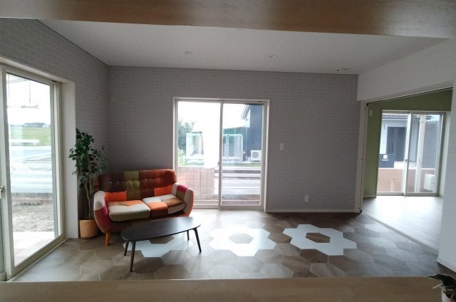 detached 滋賀県愛知郡愛荘町東出 地図を見る