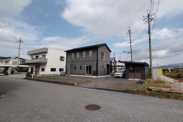 detached 滋賀県犬上郡甲良町大字尼子 地図を見る