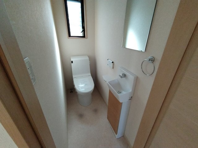 detached 滋賀県愛知郡愛荘町長野 地図を見る