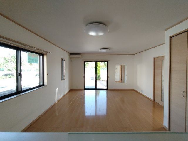 detached 滋賀県愛知郡愛荘町長野 地図を見る