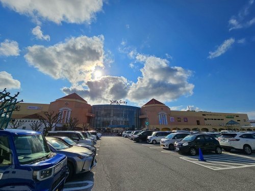 ビバシティ平和堂 (830m)