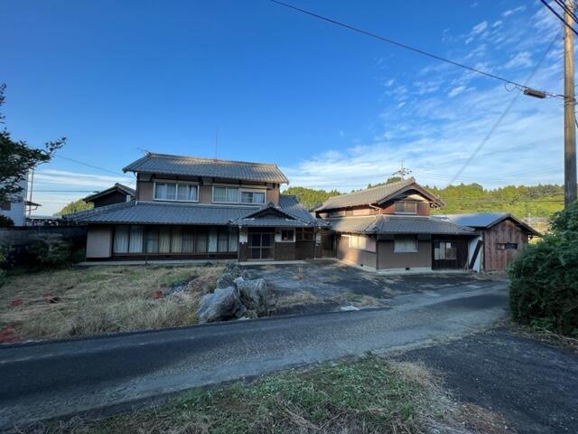 house for sale in Koka, Shiga | ¥7,000,000 | 12DK | Akiyama house fin…