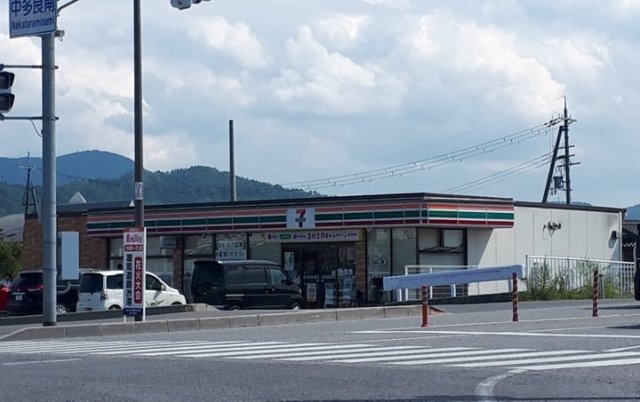 セブンイレブン 米原中多良店 (385m)