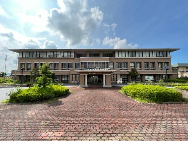 愛荘町役場 (1,998m)