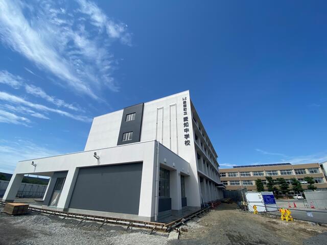 愛荘町立愛知中学校 (2,159m)