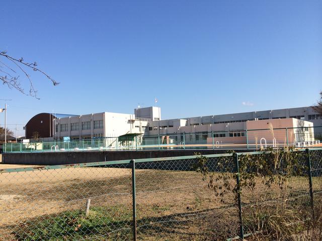 愛荘町立愛知川東小学校 (804m)