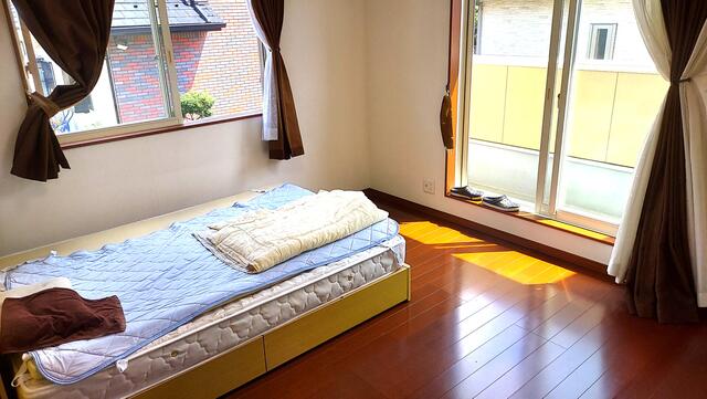 リビング以外の居室／２階洋室（８帖）／撮影日2025-08-29