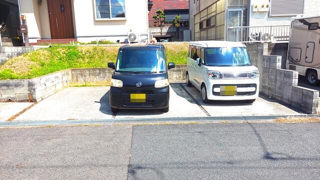 現地（駐車場）／駐車スペースです。（３台分可能です）／撮影日2025-08-29