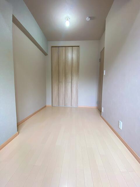 リビング以外の居室／洋室４．８