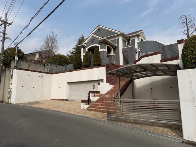 大阪府枚方市の一戸建て | 1.1億円 | 5SLDK | 724.07m² | Akiyama house finder
