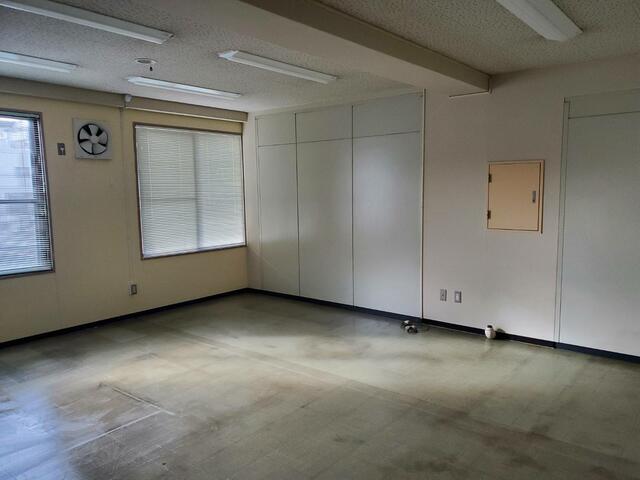 室内３
