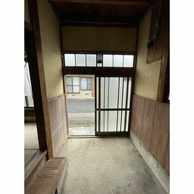 広々と開放的な玄関です。お客様を気持ちよくお迎えできますね。