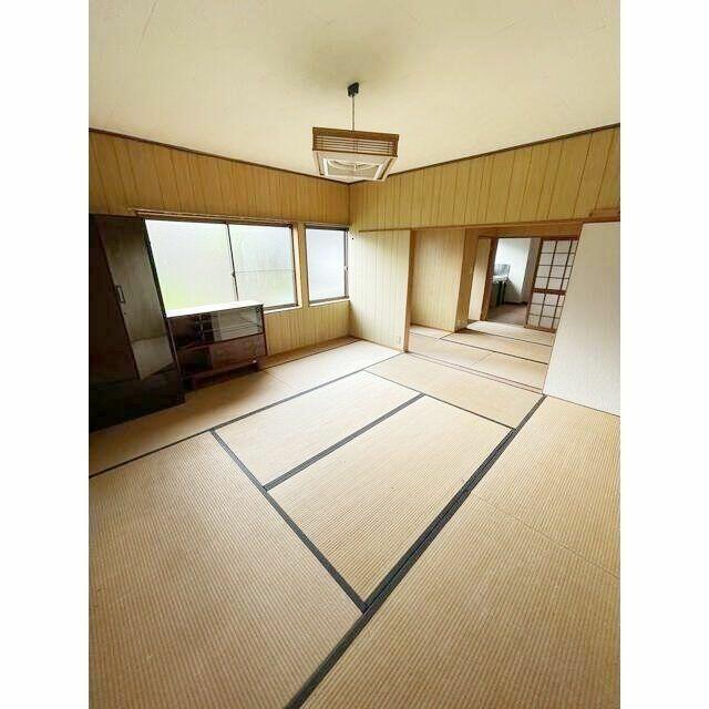 リビング以外の居室／古き良き日本の住宅です！！※この画像はＡＩで編集を施していま