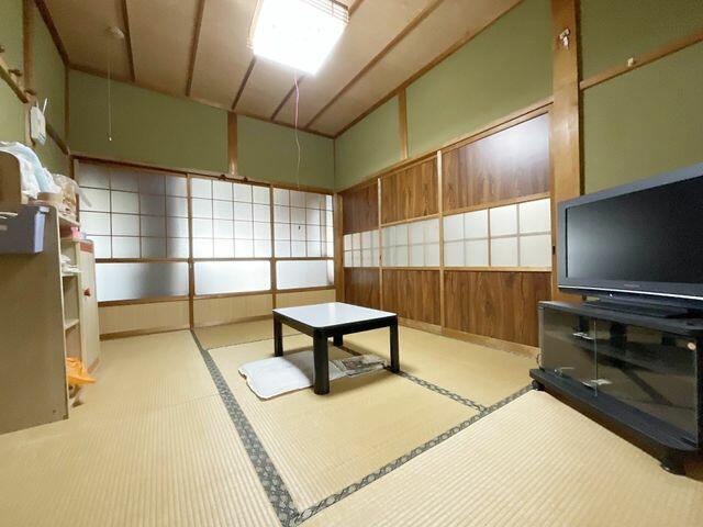 リビング以外の居室／い草の香りに癒される和室。日本の伝統を感じられる落ち着いた空