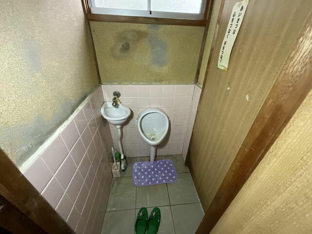 トイレ／男性用のトイレもございます。