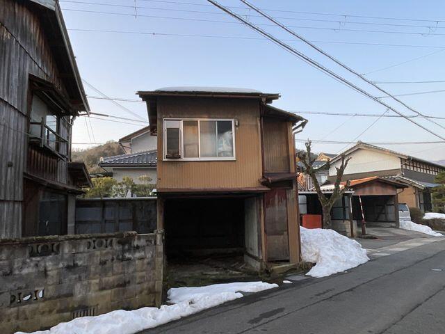 現地（駐車場）／駐車スペースもございます！