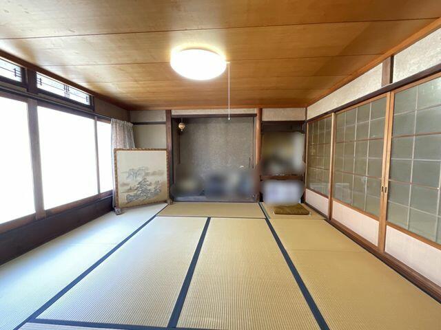 リビング以外の居室／仏壇なども置ける和室です！
