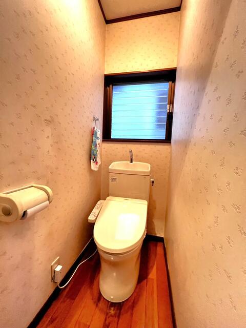 トイレ／トイレ　ウォシュレット付き