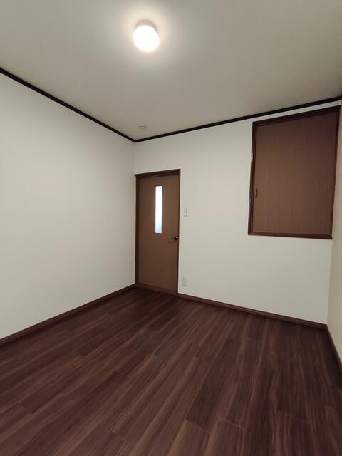 リビング以外の居室／３階のお部屋には全て収納があり、住みやすい間取りになっており