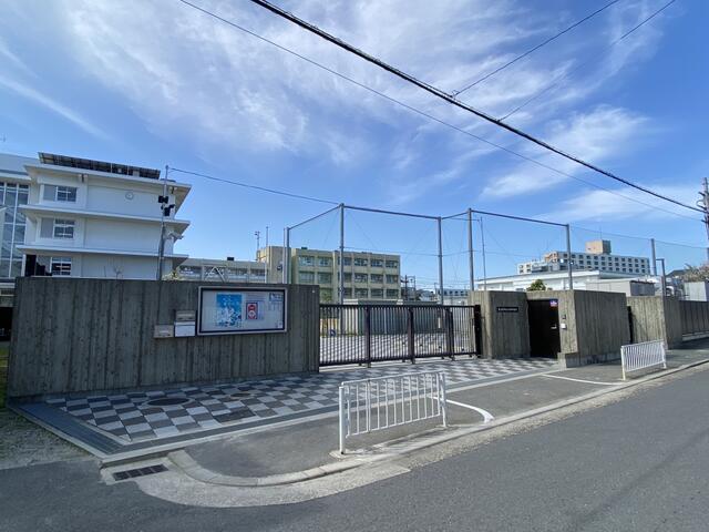 東大阪市立小阪中学校 (1,107m)
