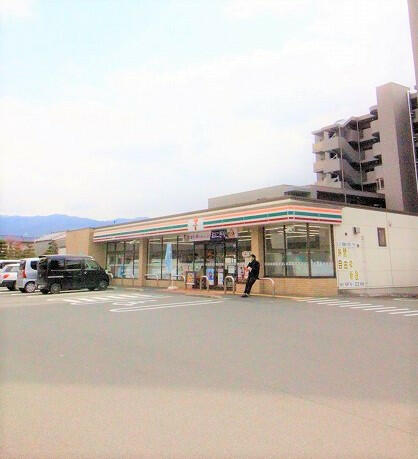 セブンイレブン橿原神宮前東店 (850m)