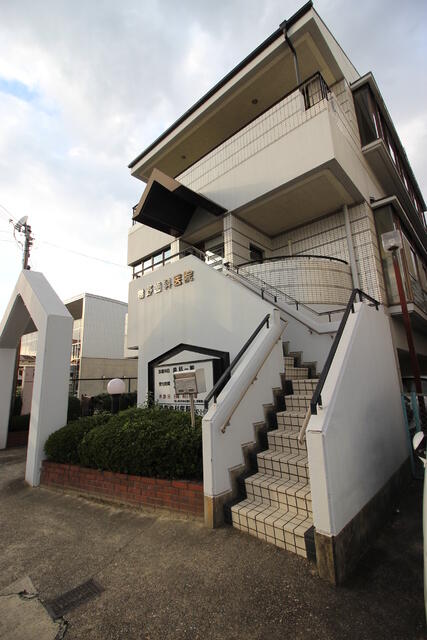 巻野歯科医院 (19m)