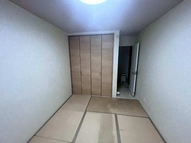 リビング以外の居室／１階の和室になります。