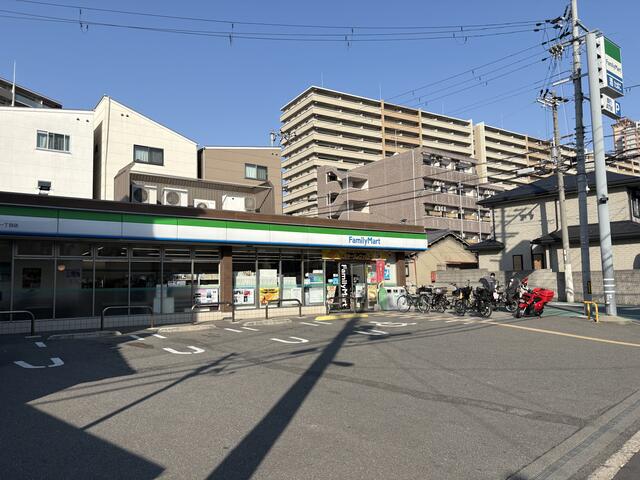 ファミリーマート諏訪一丁目店 (210m)