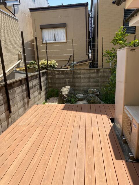 庭／ウッドデッキの様子です。ゆったりした広さがあります。